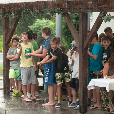 Jugendhotel Egger - Youth Hostel Landskron