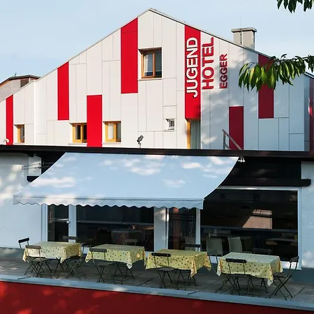 Jugendhotel Egger - Youth بيت شباب Landskron