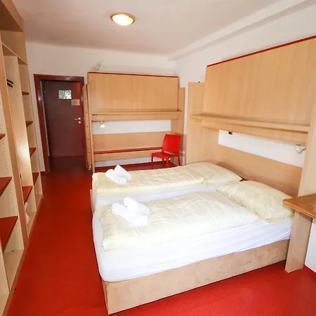Jugendhotel Egger - Youth بيت شباب *