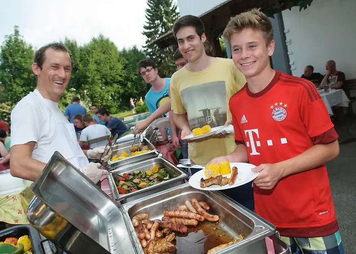 Jugendhotel Egger - Youth Hostel *