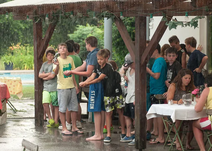 Jugendhotel Egger - Youth Hostel Landskron