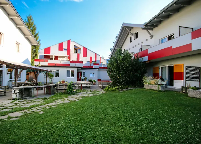 Jugendhotel Egger - Youth Hostel Landskron