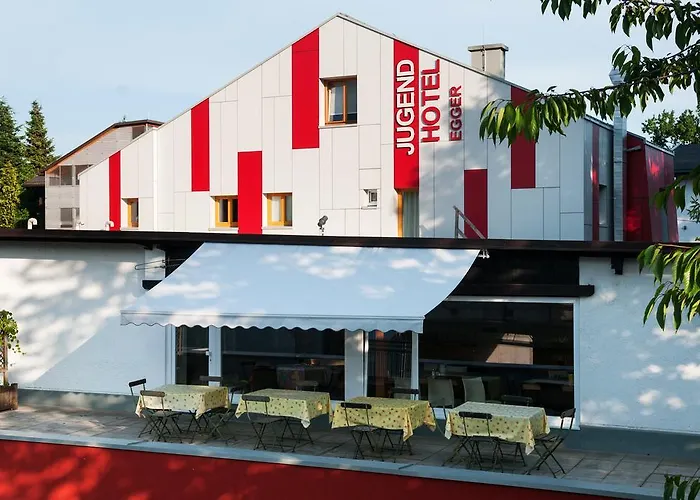 Jugendhotel Egger - Youth Hostel Landskron