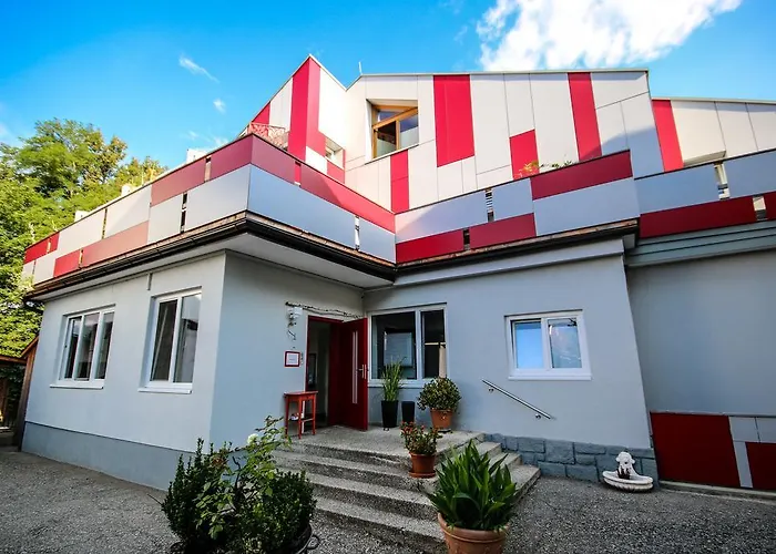 Jugendhotel Egger - Youth Landskron