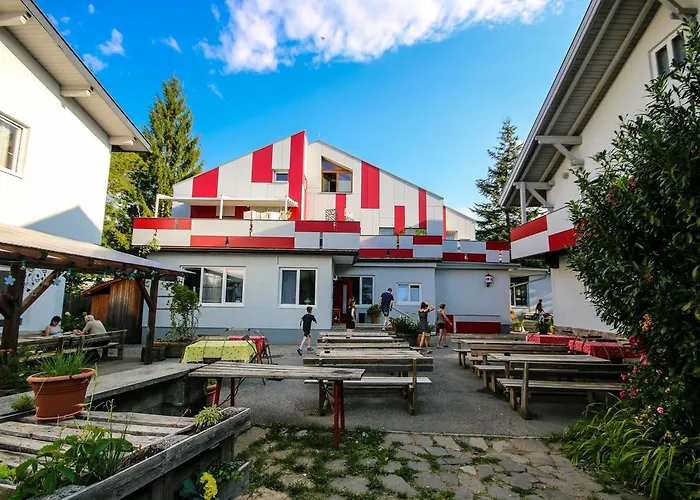 Jugendhotel Egger - Youth Hostel *