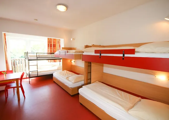 Jugendhotel Egger - Youth Hostel Landskron