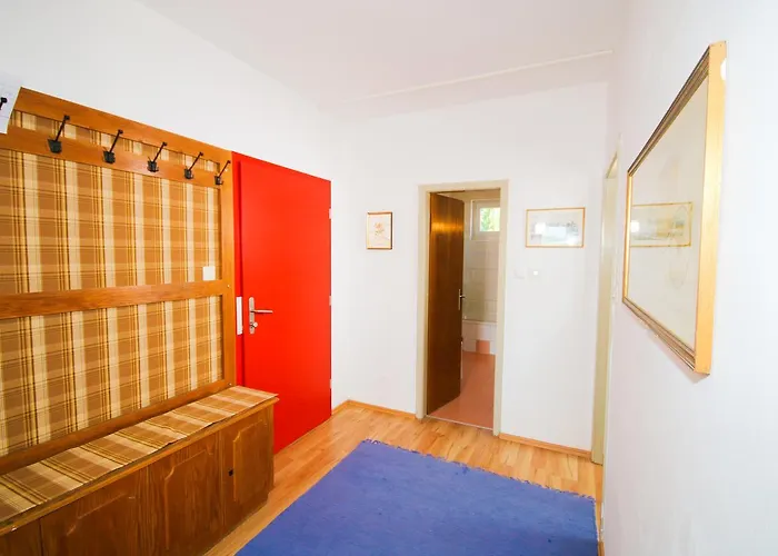 Jugendhotel Egger - Youth Hostel Landskron